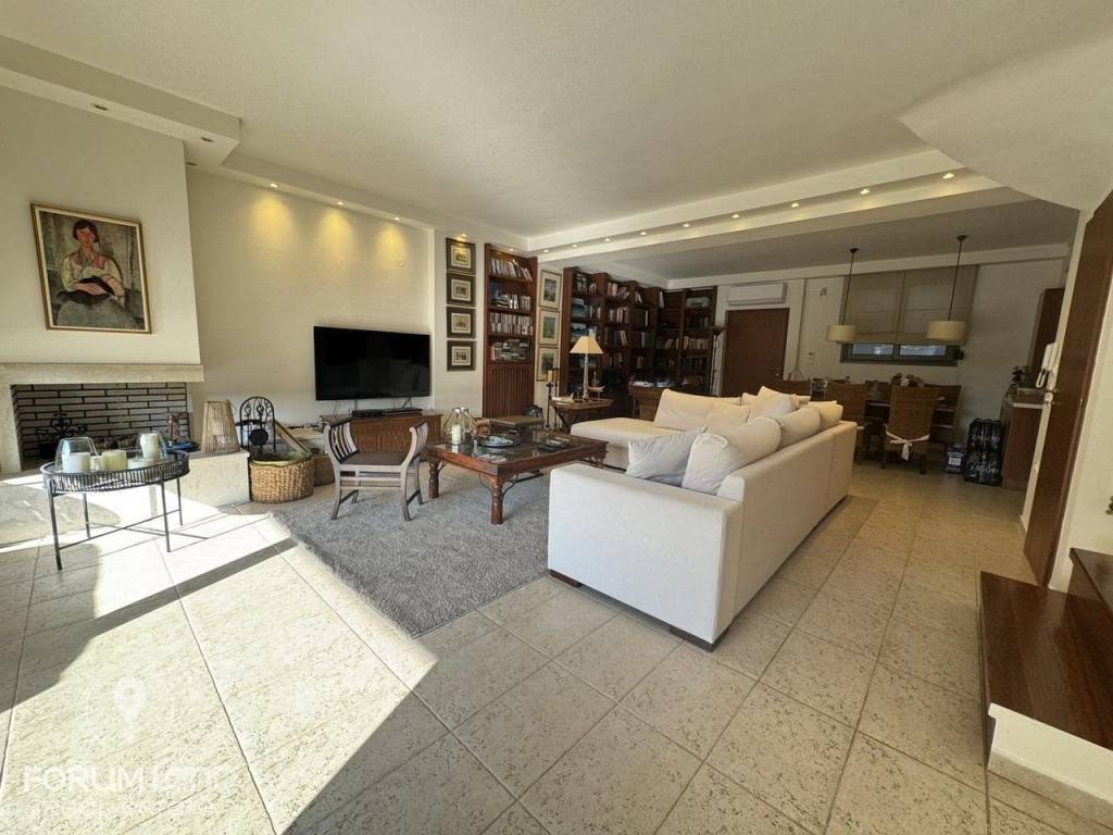 Forumland Real Estate,  unique maisonette 280sq.m.