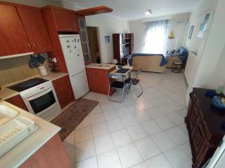 ANYPLACE MESITIKES YPERESIES