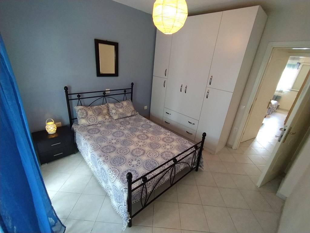 ANYPLACE MESITIKES YPERESIES