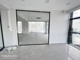 Forumland Real Estate, επαγγελματικός χώρος