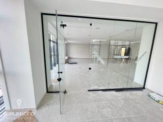 Forumland Real Estate, επαγγελματικός χώρος