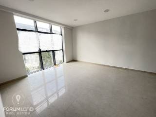 Forumland Real Estate, επαγγελματικός χώρος