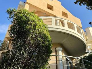 Luxurious detached house