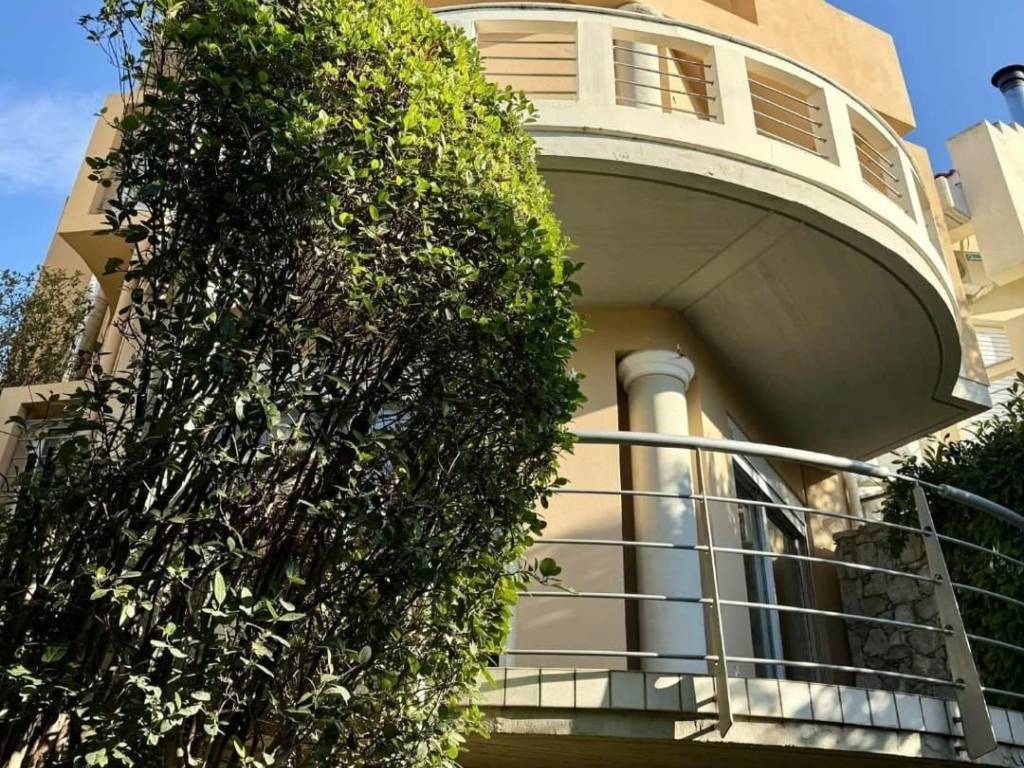 Luxurious detached house