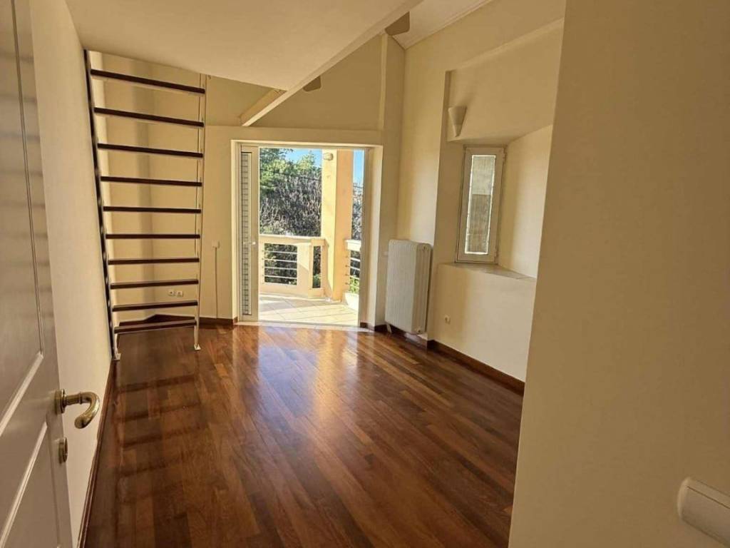 Luxurious detached house