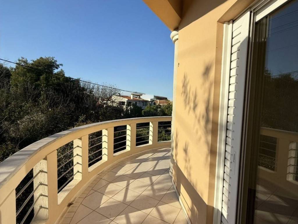 Luxurious detached house