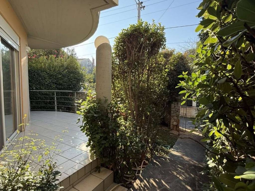 Luxurious detached house