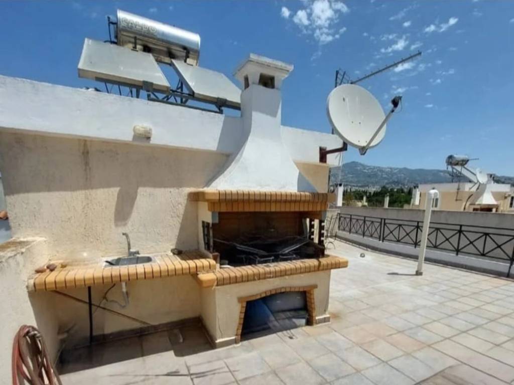 Luxurious built and equipped detached house