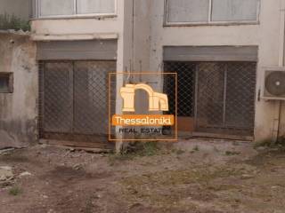 Πλ. Αντιγονιδών, Κατάστημα, 304 τ.μ.