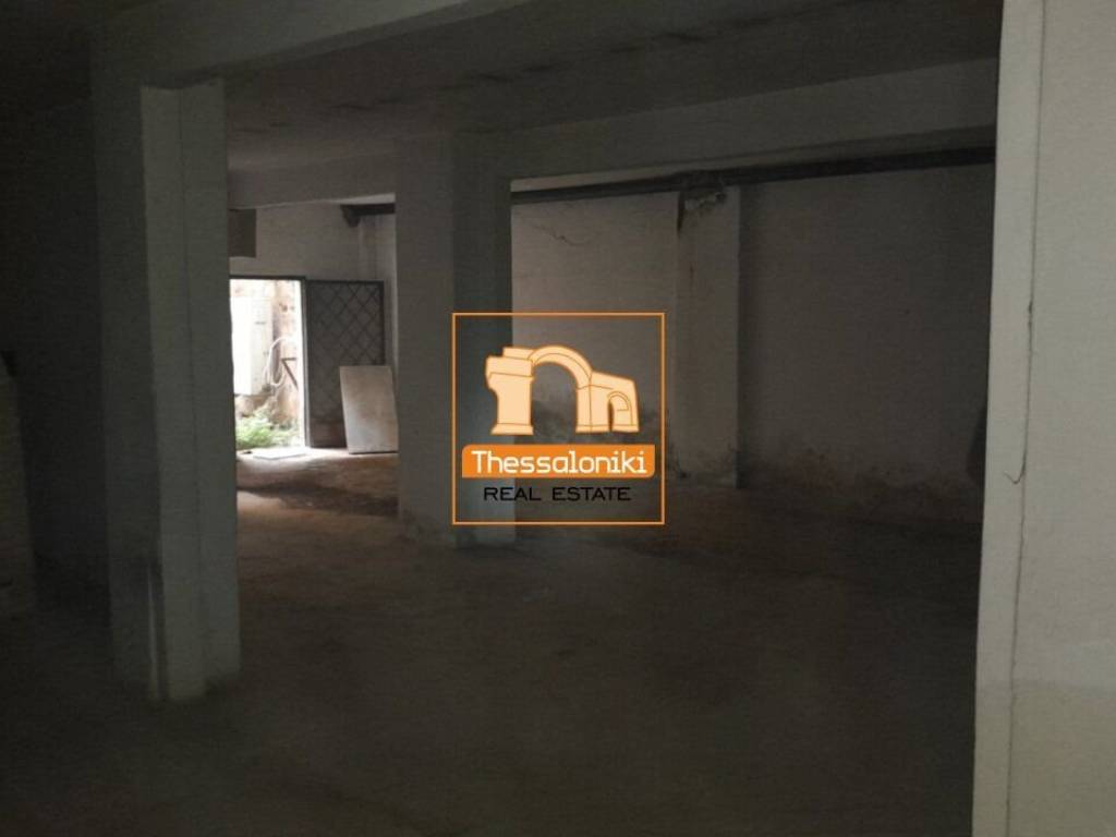 Πλ. Αντιγονιδών, Κατάστημα, 304 τ.μ.