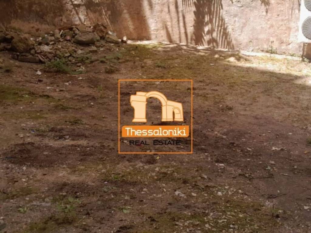 Πλ. Αντιγονιδών, Κατάστημα, 304 τ.μ.