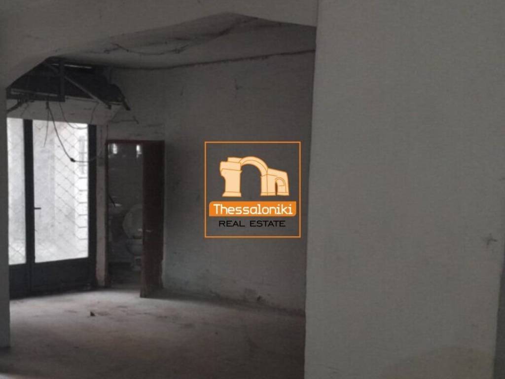 Πλ. Αντιγονιδών, Κατάστημα, 304 τ.μ.