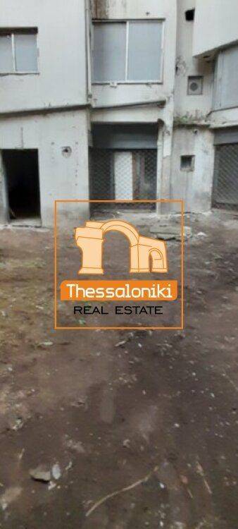 Πλ. Αντιγονιδών, Κατάστημα, 304 τ.μ.