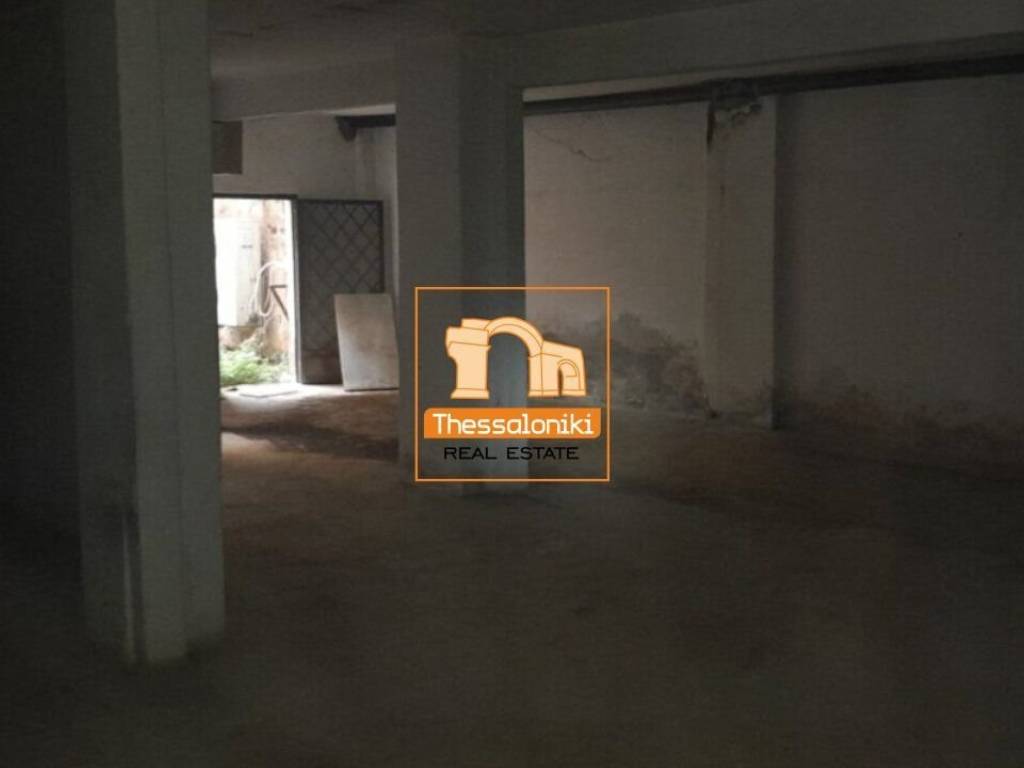 Πλ. Αντιγονιδών, Κατάστημα, 304 τ.μ.