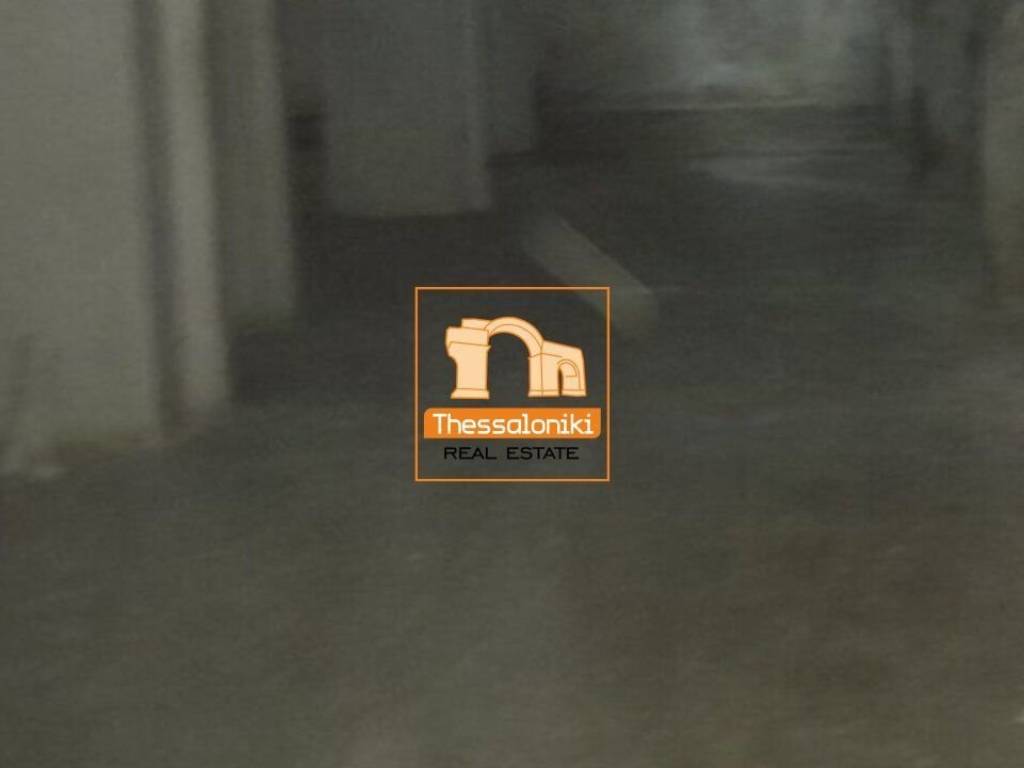 Πλ. Αντιγονιδών, Κατάστημα, 304 τ.μ.