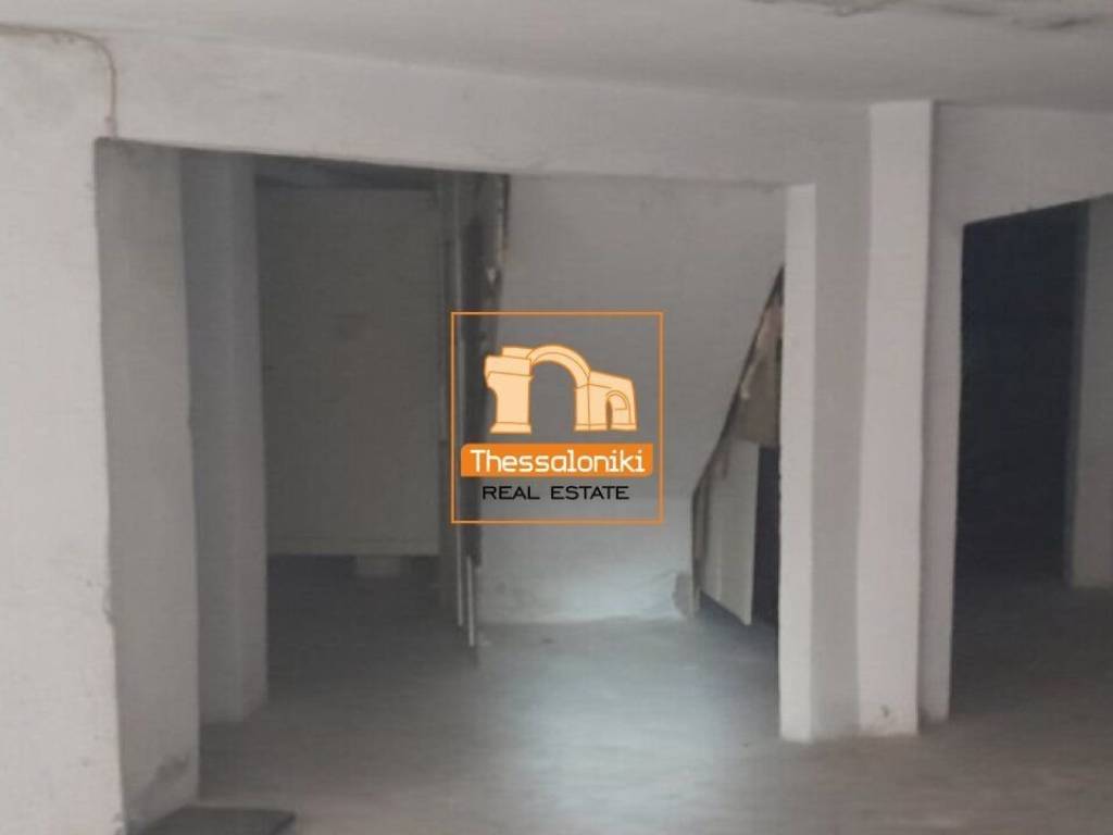 Πλ. Αντιγονιδών, Κατάστημα, 304 τ.μ.