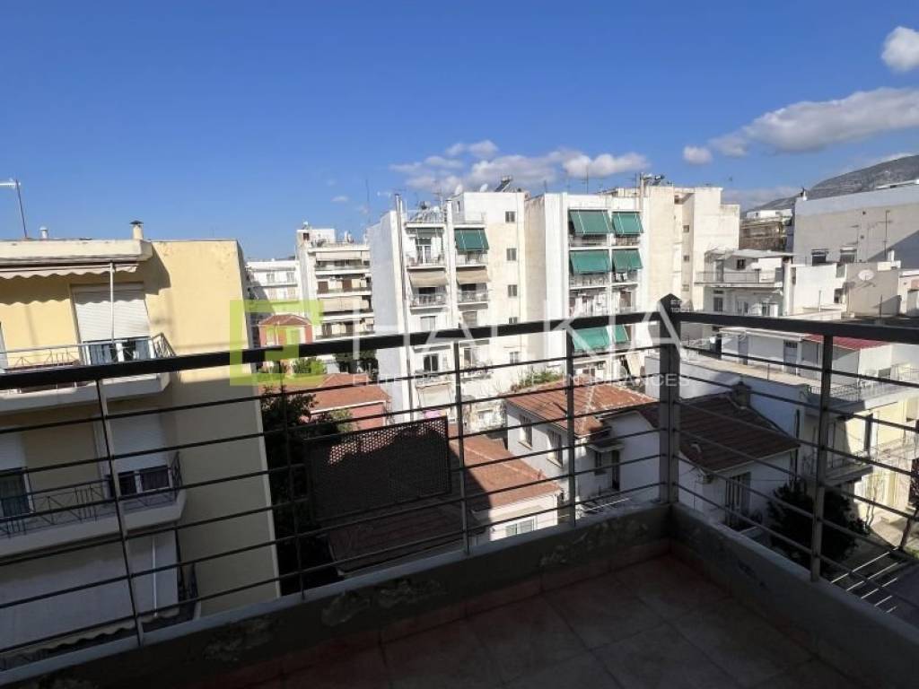 πίσω μπαλκόνι