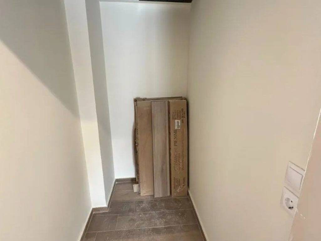 Forumland Real Estate, Αποθήκη