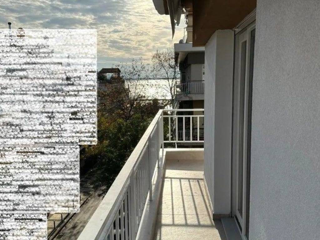 Forumland Real Estate, Βεράντες