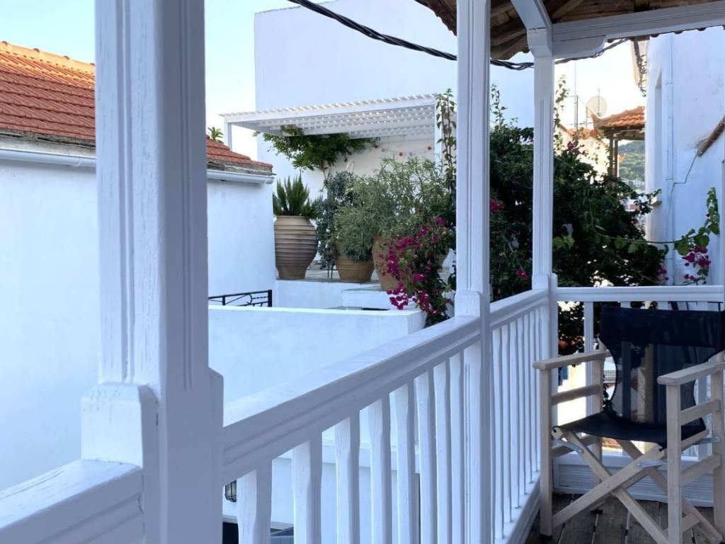 Μπαλκόνι με θέα θάλασσα