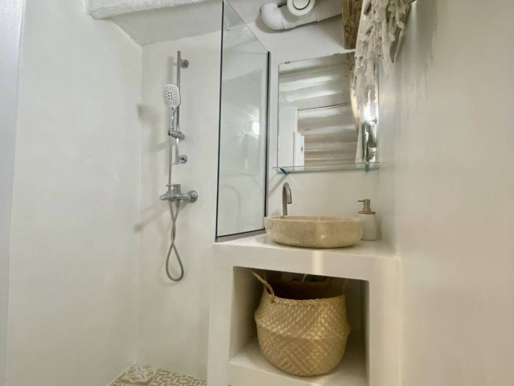 Δεύτερο Μπάνιο