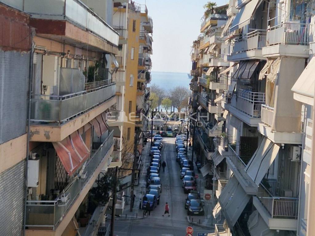 Θέα από μπαλκόνι