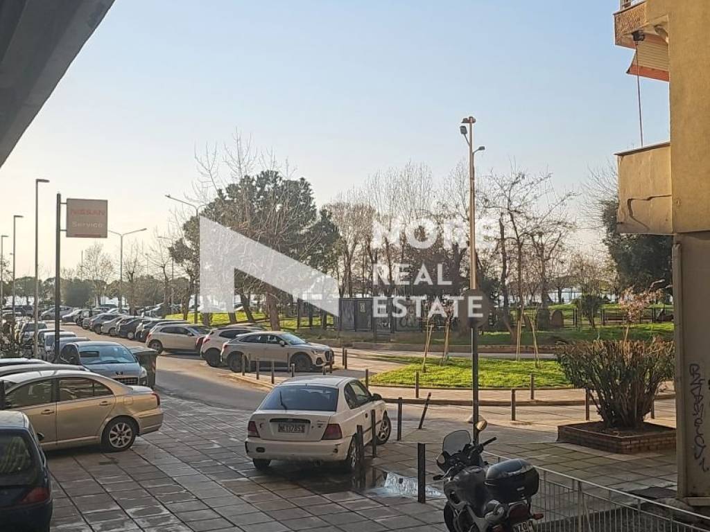 Θέα από μπαλκόνι