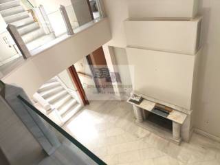 VIEW FROM THE 1st FLOOR TO THE LIVING ROOM