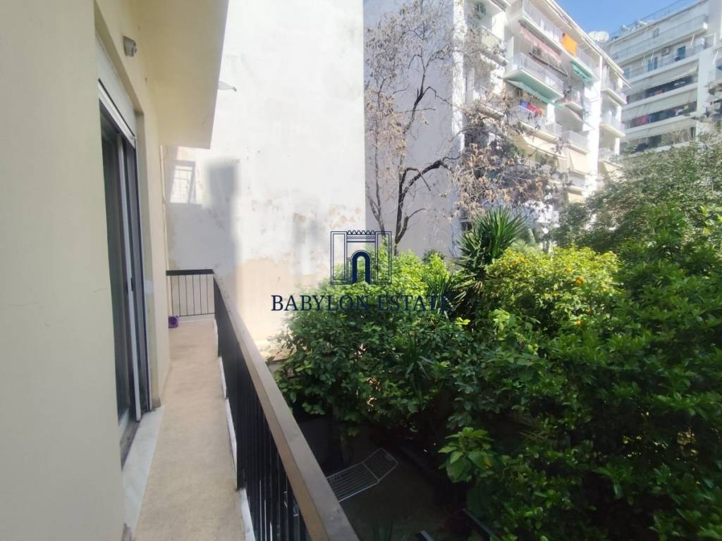 Θέα από μπαλκόνι