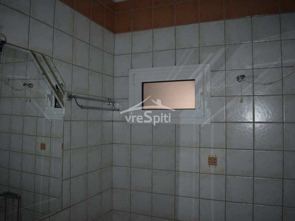 ΠΑΡΑΘΥΡΟ ΛΟΥΤΡΟΥ