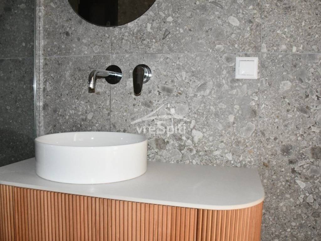 ΑΠΟΨΗ ΜΠΑΝΙΟΥ