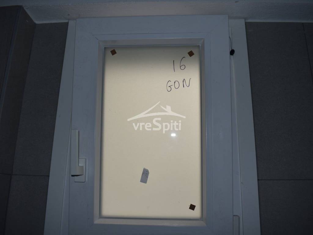 ΠΑΡΑΘΥΡΟ ΛΟΥΤΡΟΥ