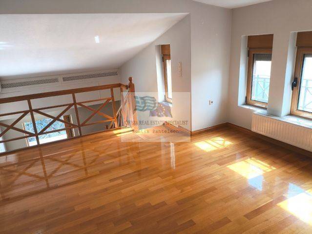 DAILY LIVING ROOM - TV ROOM