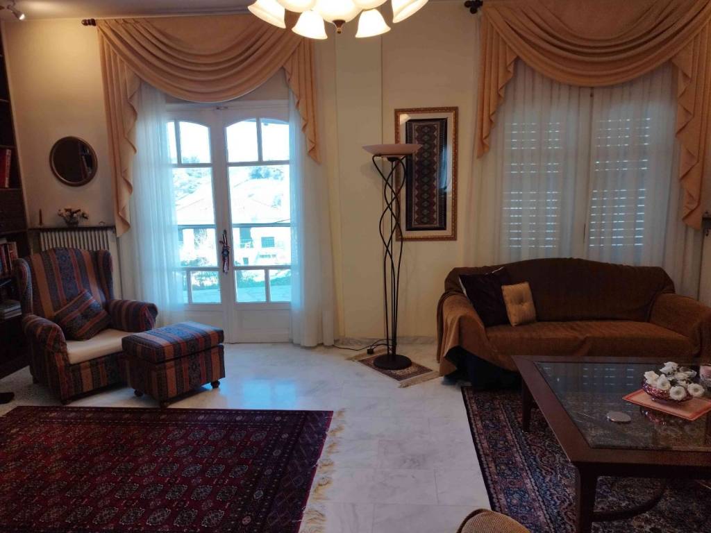 Salotrapezaria A katoikias