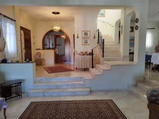 Salotrapezaria katoikias B