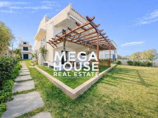 front corner of the apartment