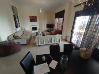 ANYPLACE MESITIKES YPERESIES