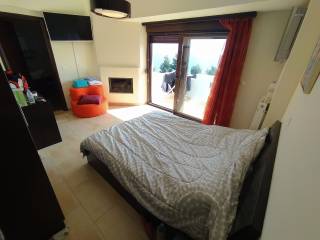 ANYPLACE MESITIKES YPERESIES