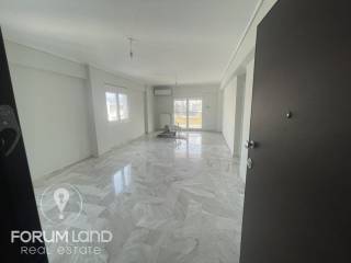 Forumland Real Estate, Σαλόνι