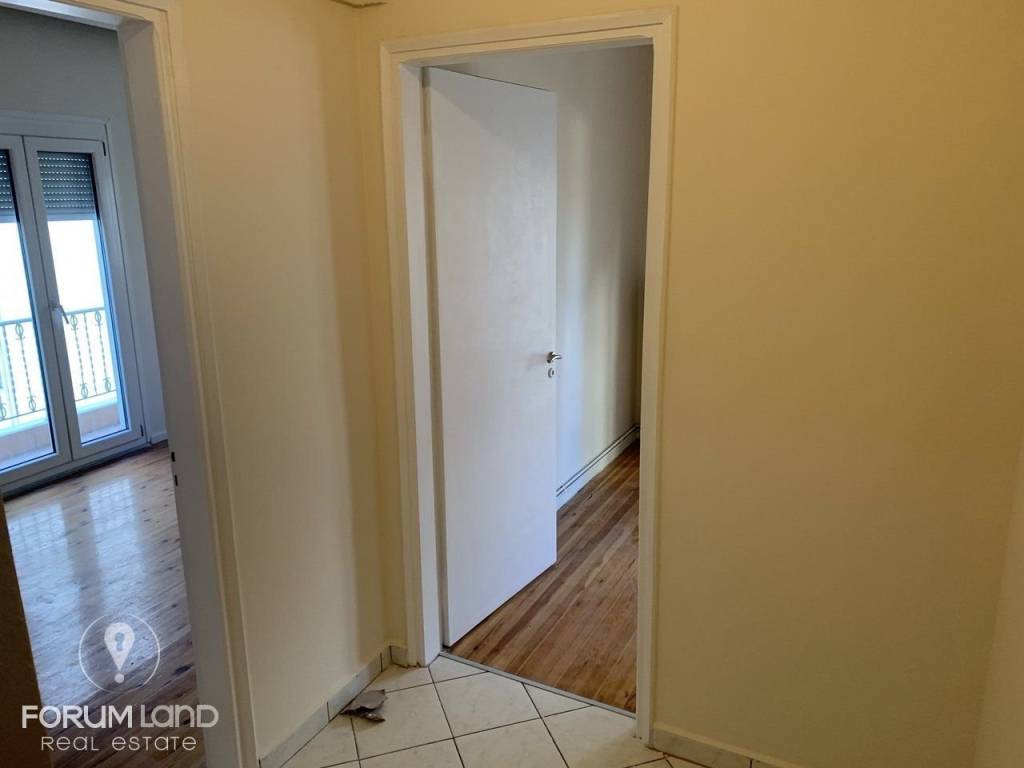 Forumland Real Estate, Διάδρομος