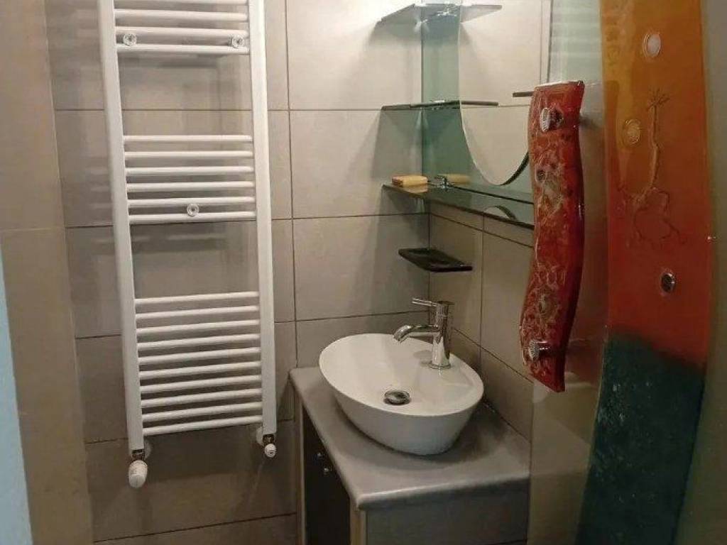 Forumland Real Estate, Μπάνιο