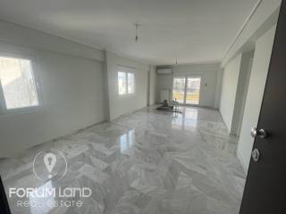 Forumland Real Estate, Σαλόνι