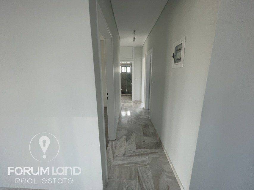 Forumland Real Estate, Διάδρομος
