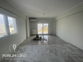 Forumland Real Estate, Σαλόνι