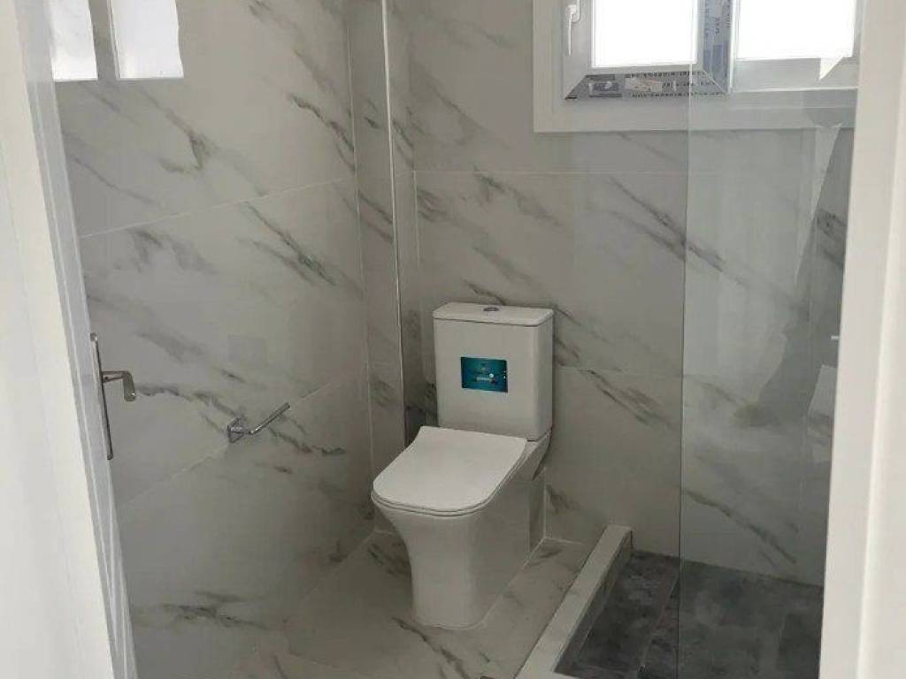 Forumland Real Estate, Μπάνιο