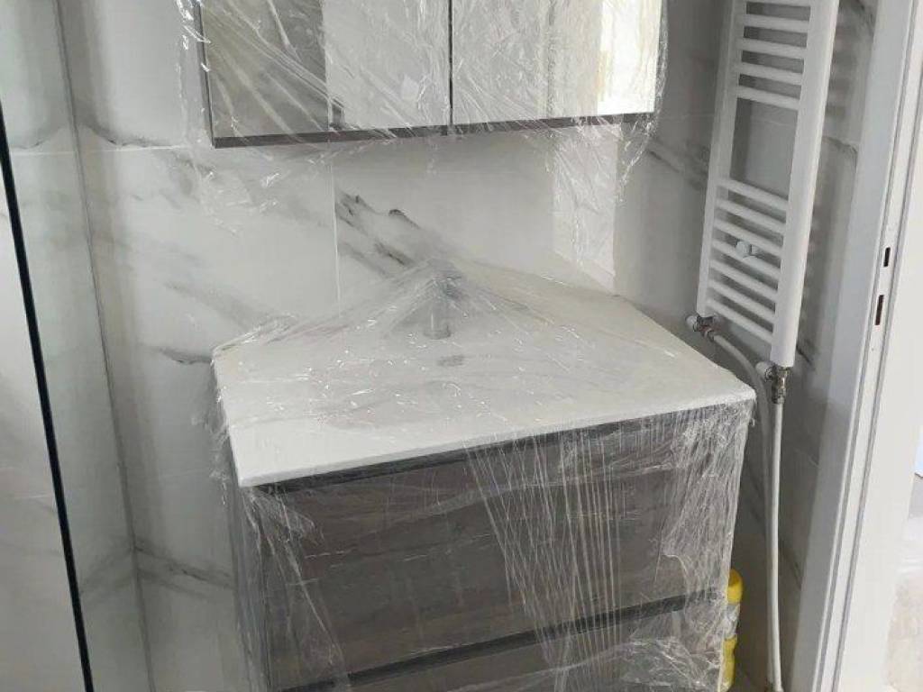 Forumland Real Estate, Μπάνιο