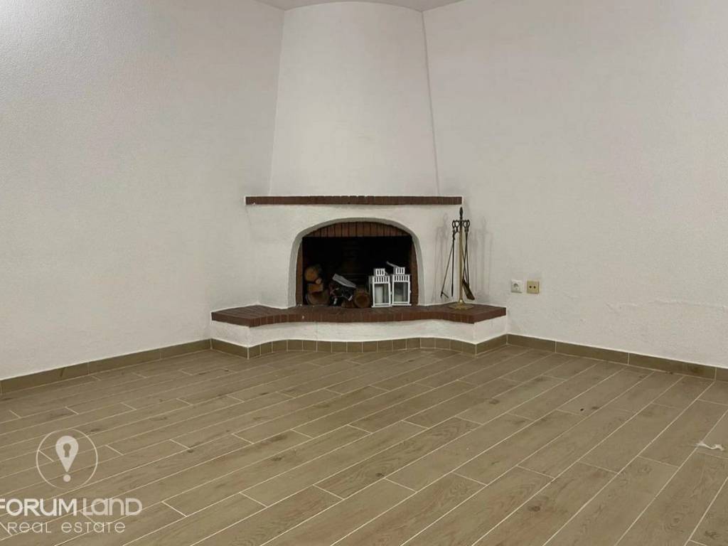 Forumland Real Estate, Τζάκι