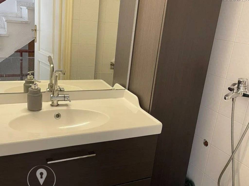 Forumland Real Estate, Μπάνιο