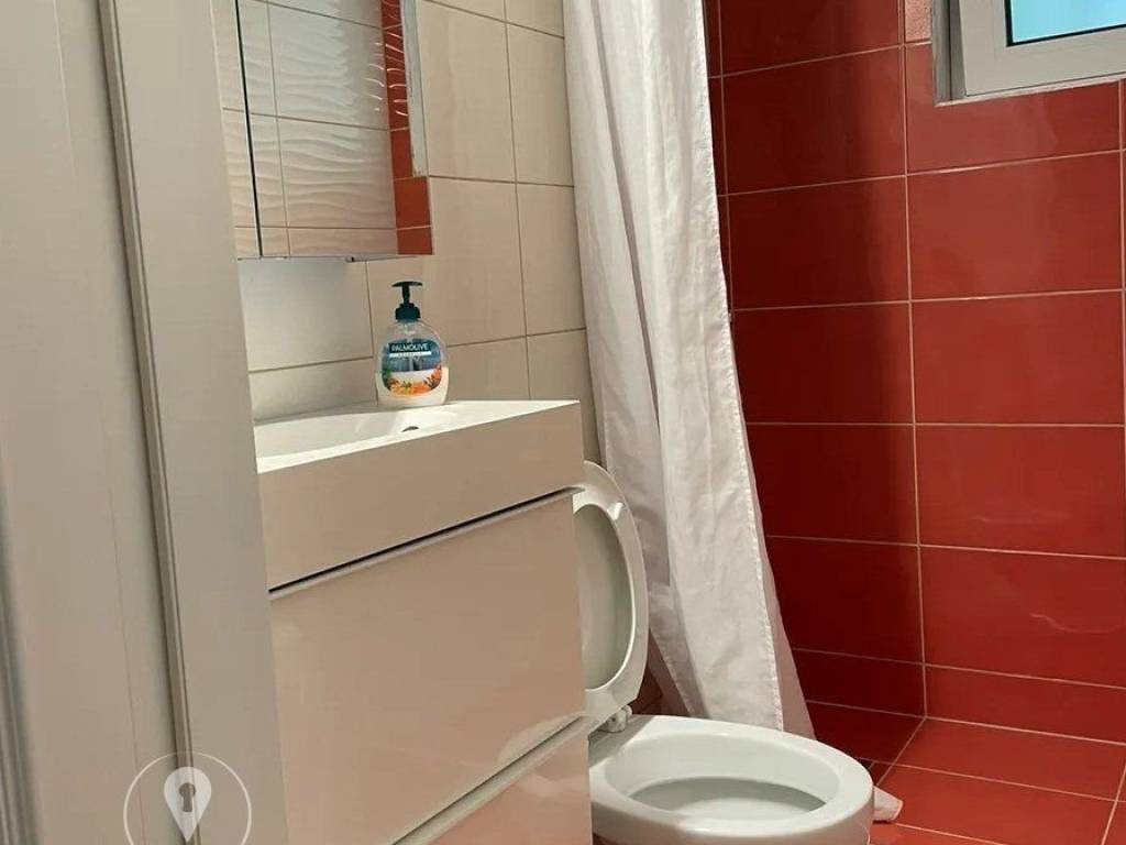 Forumland Real Estate, Μπάνιο