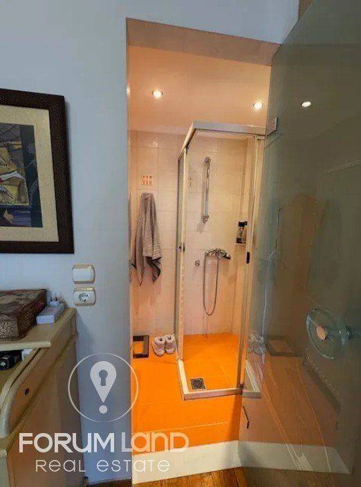 Forumland Real Estate, Μπάνιο